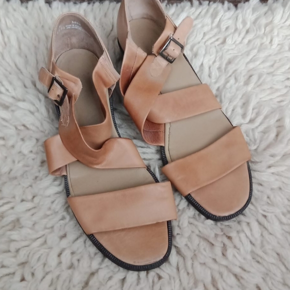 Munro leather sandals
